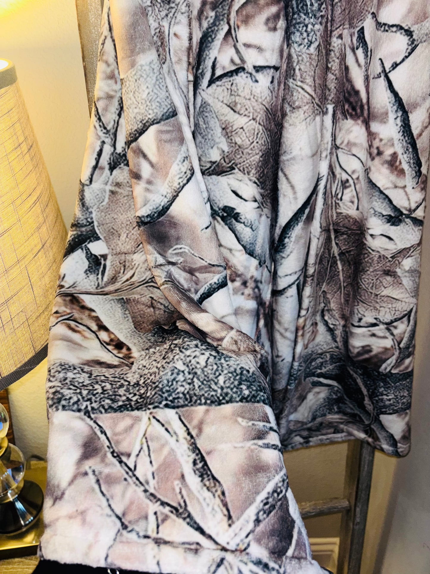 Snow Camo luxe plush double sided printing 50x60 Blanket RTS