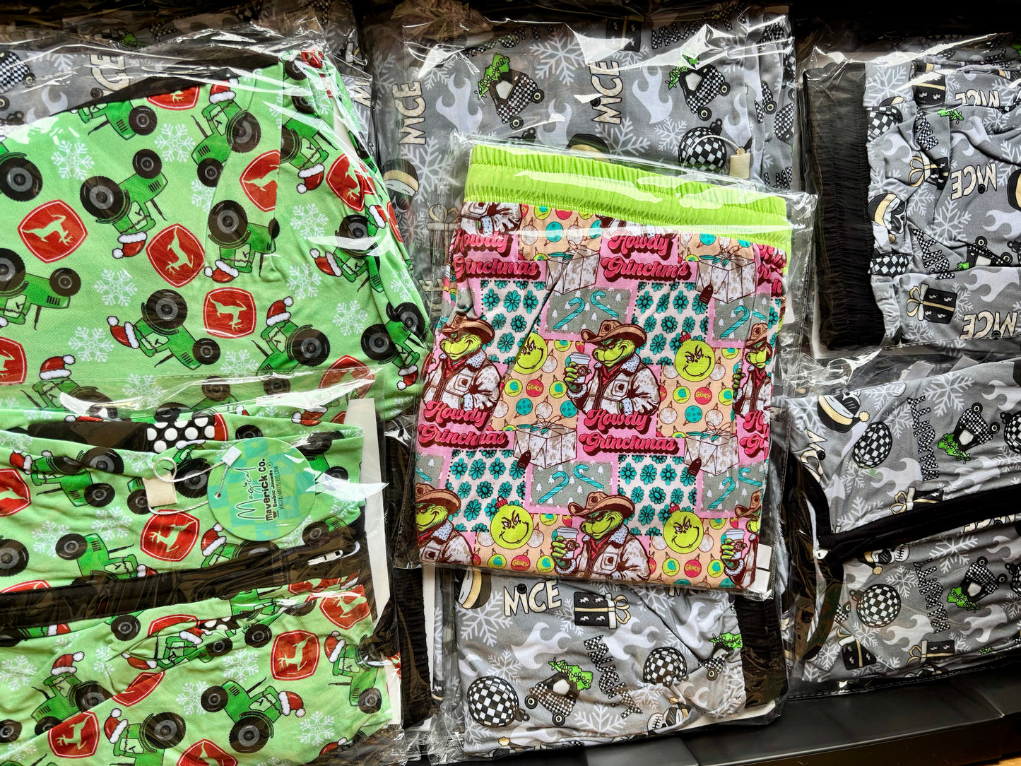MMCO CHRISTMAS RESELLER 20PCS BUNDLE ADULT AND KIDS