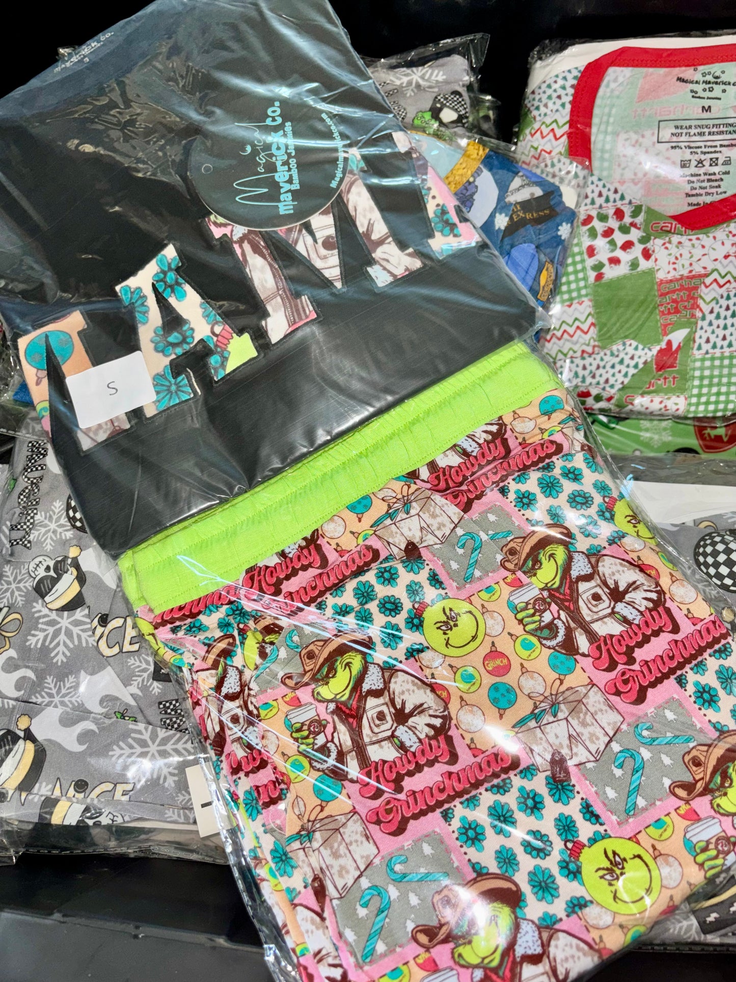 MMCO CHRISTMAS RESELLER 20PCS BUNDLE ADULT AND KIDS